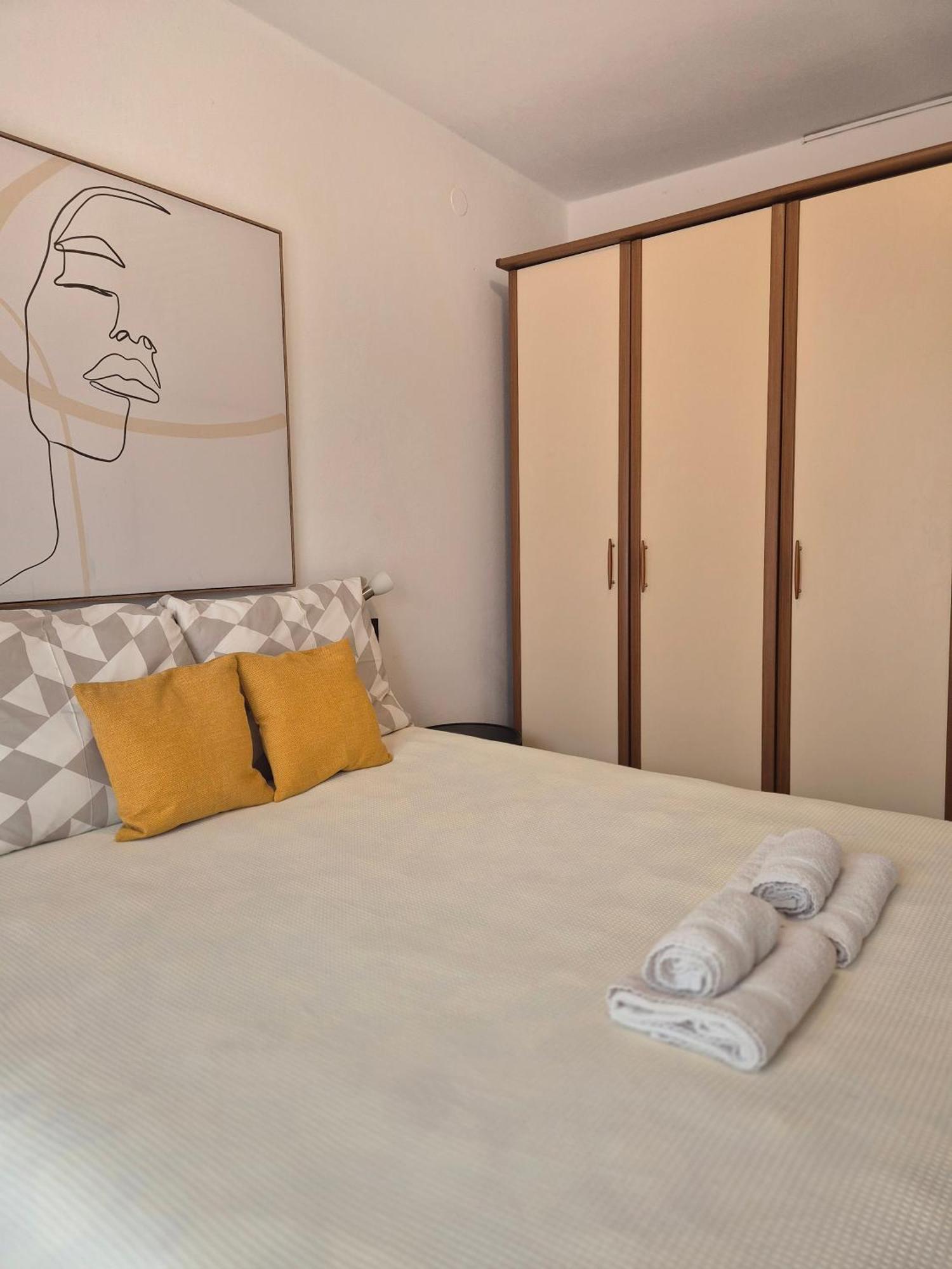 Apartments & Rooms Ivana Rovinj Bilik gambar